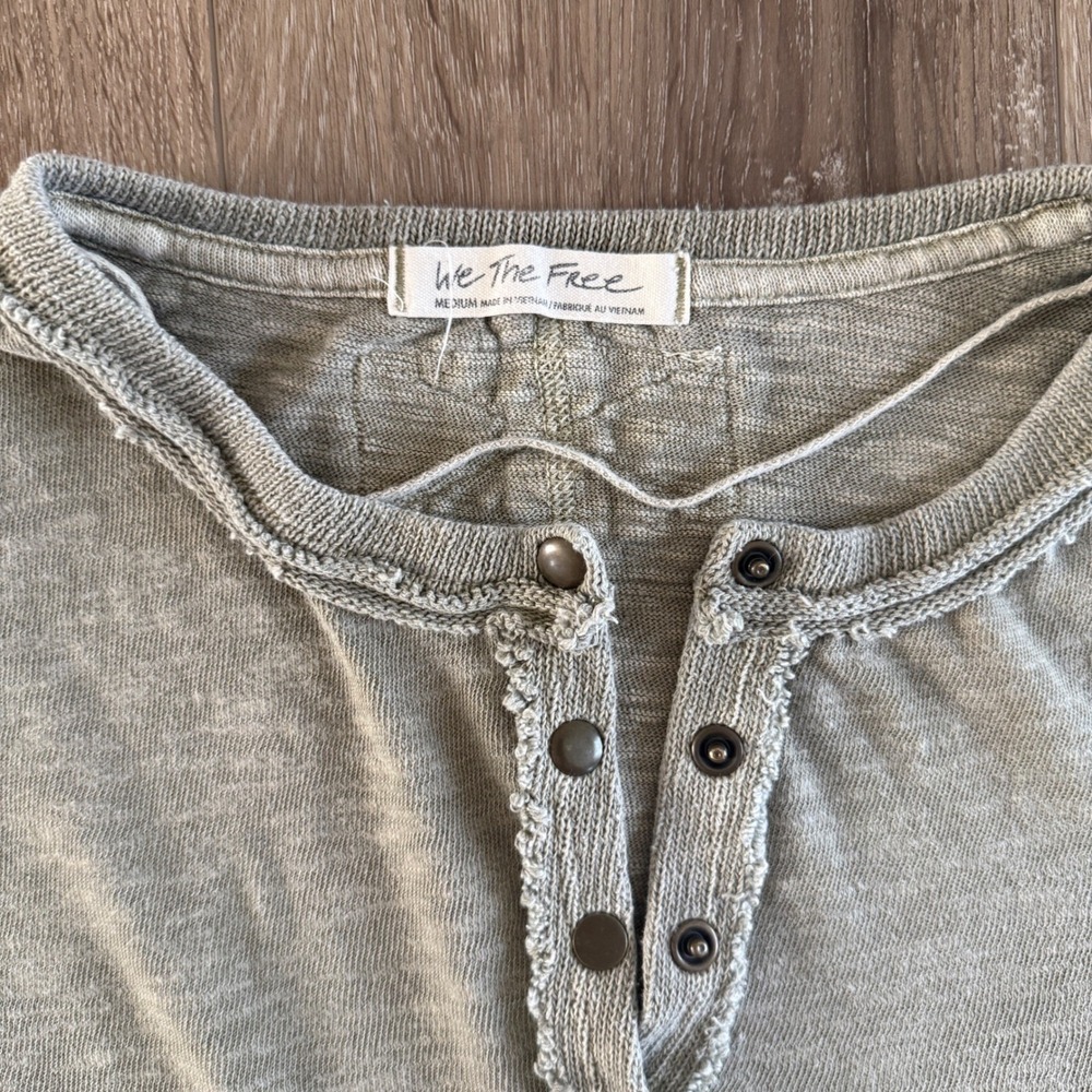 Free People We The Free Henley Top Sage Green Raw Edge Thermal Thumbhole Medium - Picture 2 of 7